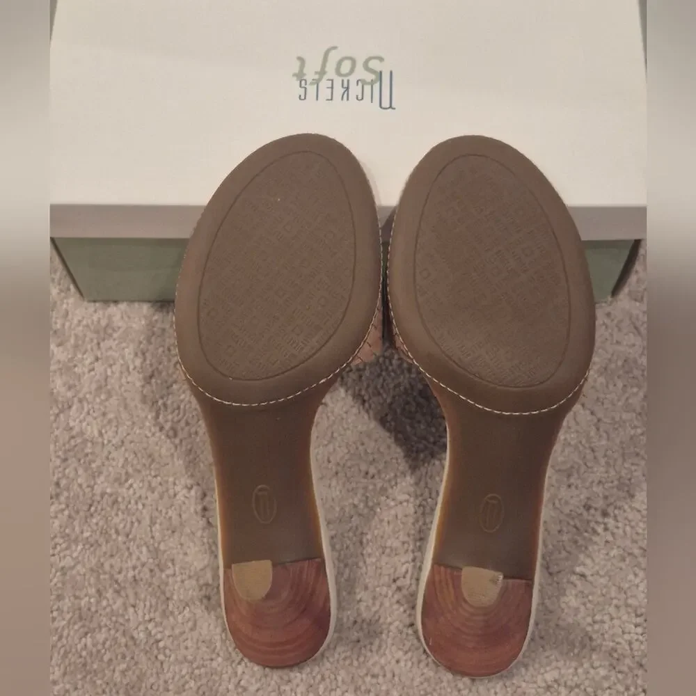 Nickels Soft | EUC | Tan | Heels | SIZE 9.5M